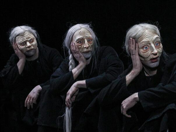 "Stare dame koje beru koprivu" - radnice, domaćice i majke, ali i dalje nevidljive