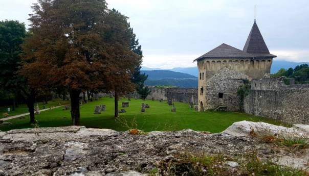 Stari grad Ostrožac privlači sve veći broj posjetilaca