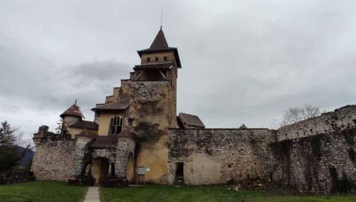 Stari grad Ostrožac sa tri historijske epohe privlači turiste iz cijele BiH