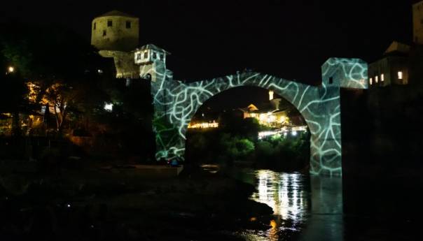 Stari most prvi put osvjetljen 3D grafikom