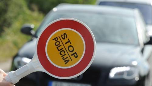 Stariji muškarac poginuo u sudaru električnog tricikla i automobila u Hrvatskoj