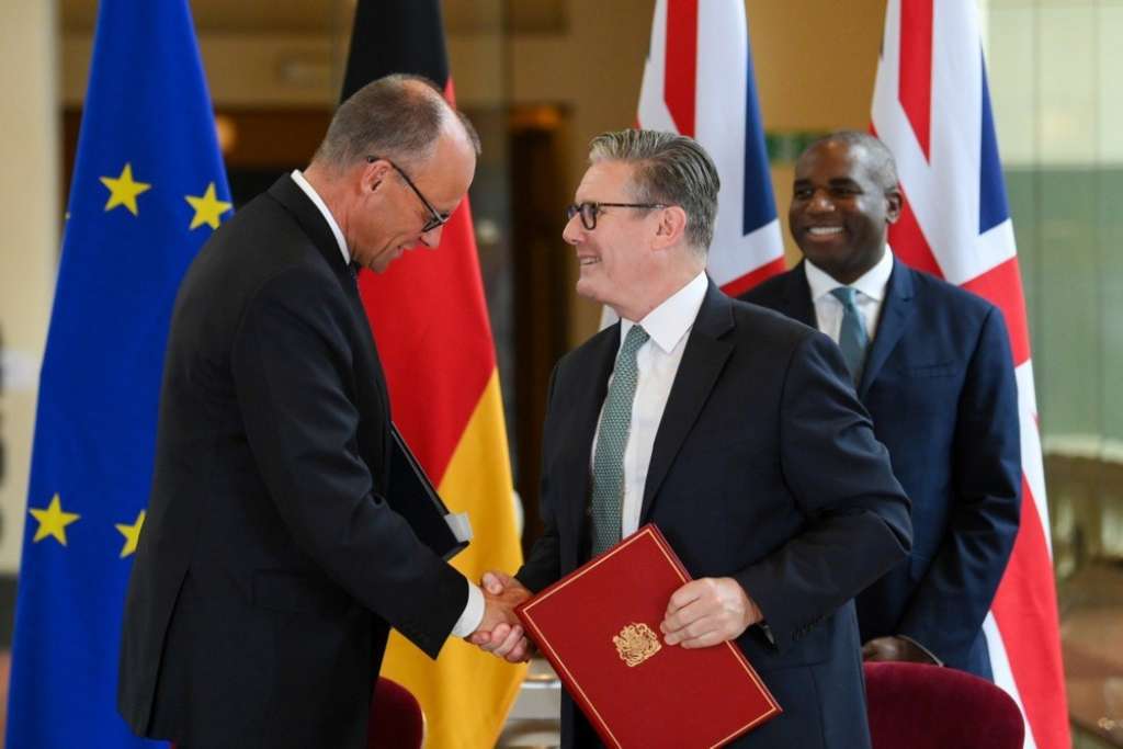 Starmer i Merz potpisali sporazum o jačanju vojnih veza i saradnje protiv krijumčara ljudima