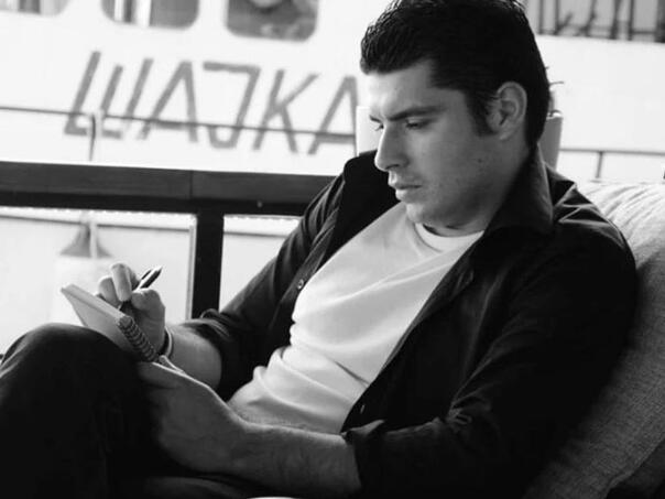 Stefan Simić: Šetači i povici pumpaj su bezopasni, Vučić je i dalje vlast