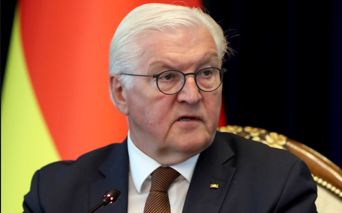 Steinmeier pozvao da se ne blokira volja SAD o slanju kasetnog oružja Ukrajini