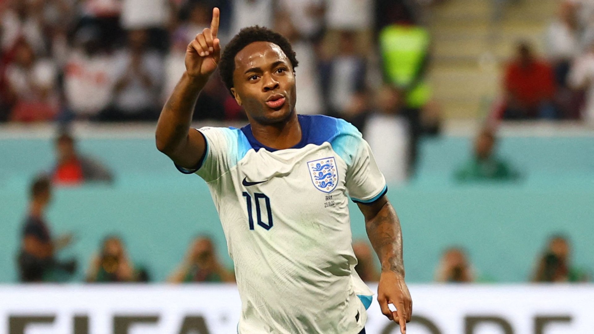Sterling razmišlja o povratku u Katar