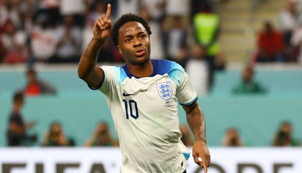 Sterling razmišlja o povratku u Katar
