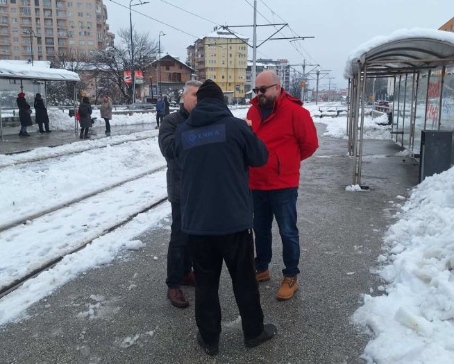 Šteta: Tramvaji voze bez zastoja, ekipe su radile dok su neki snimali videa