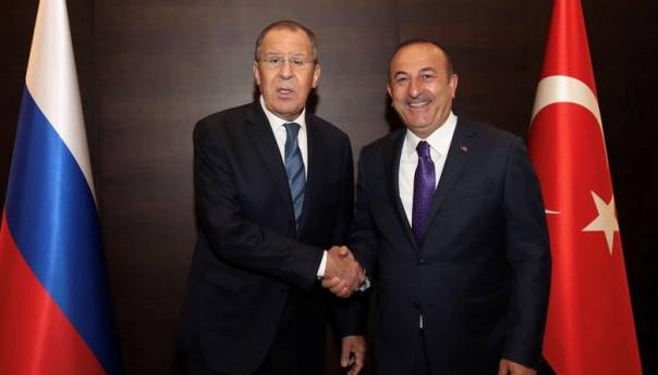 Štetne usluge: Cavusoglu s Lavrovom o rješavanju problema u BiH