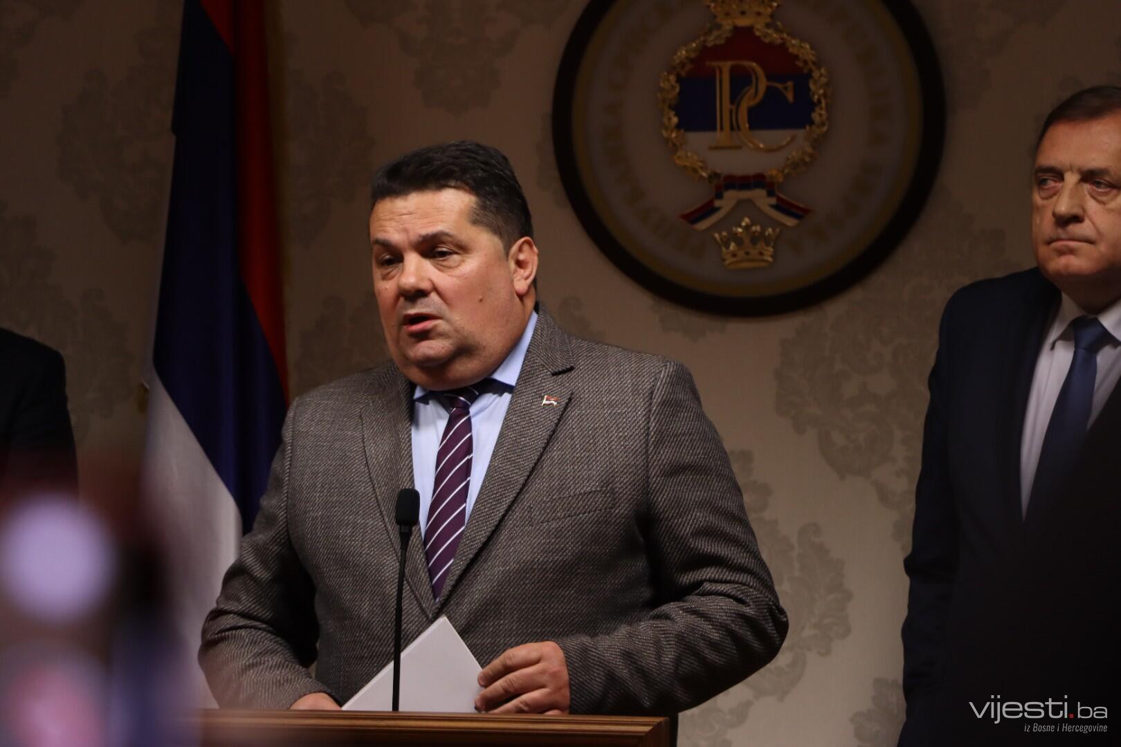 Stevandić: Na mitingu Brnabić i Selaković