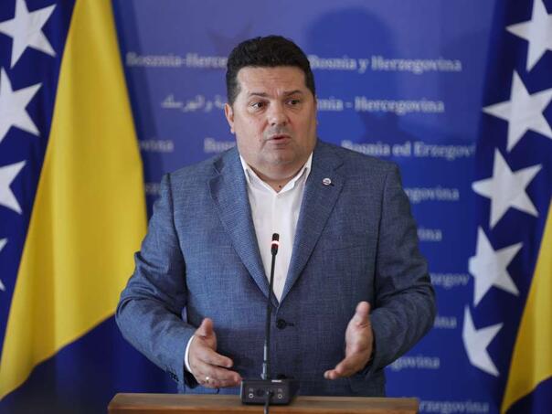 Stevandić pozvao strane sudije u Ustavnom sudu BiH da podnesu ostavke