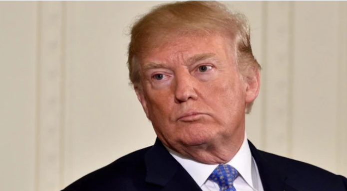 Steže se obruč oko Trumpa