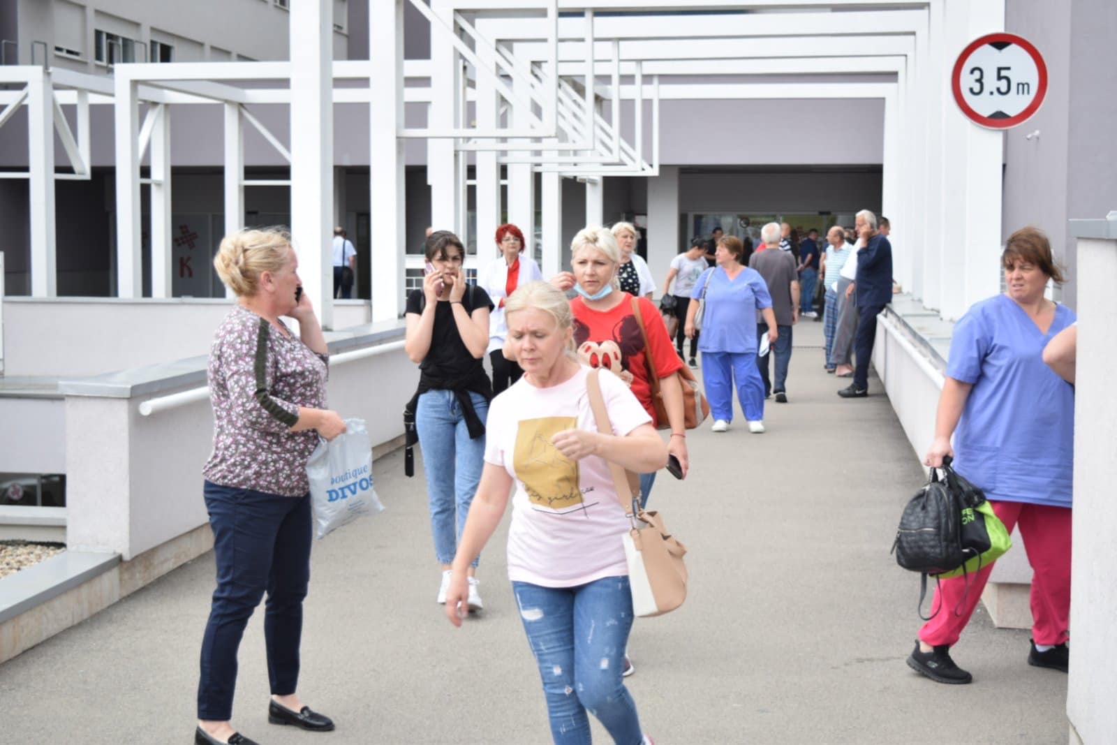 Stigla nova dojava o 11 postavljenih bombi u UKC-u RS