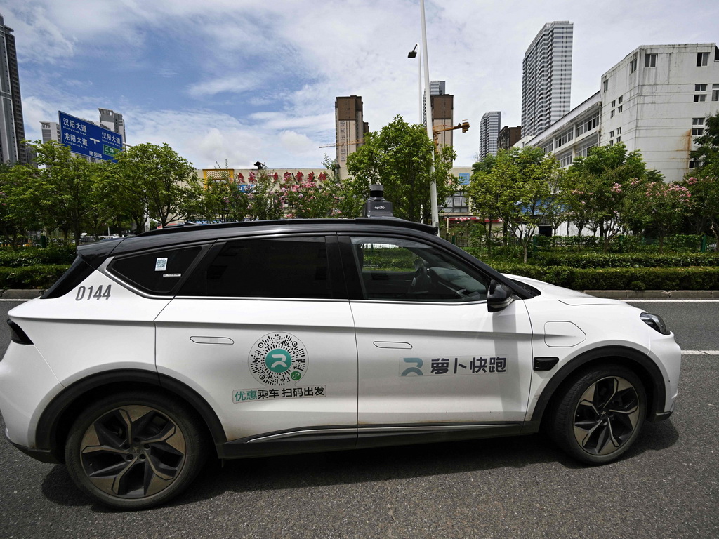 Stiže 1.000 RoboTaxi vozila na ulice