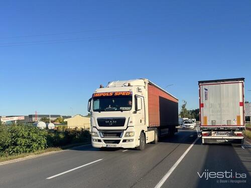 Stižu nam snimke iz cijele BiH, kamioni u blokadama