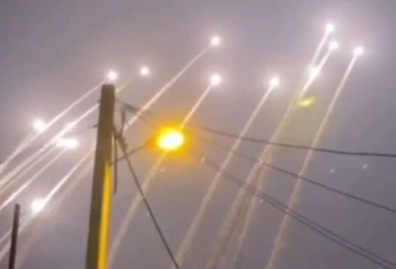 Stižu prvi snimci večerašnjeg raketiranja Izraela: 'Trajat će cijelu noć'
