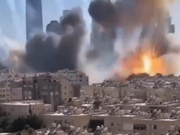 Pogledajte nove snimke: Iranski projektili pogodili Tel Aviv