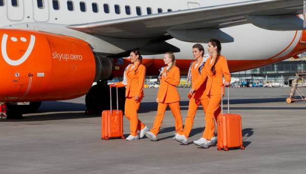 Ukrajinske stjuardese štikle zamijenile patikama