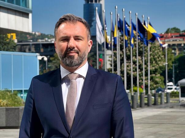 Stojanović: Napad na crkvu i sinagogu je napad na sve nas