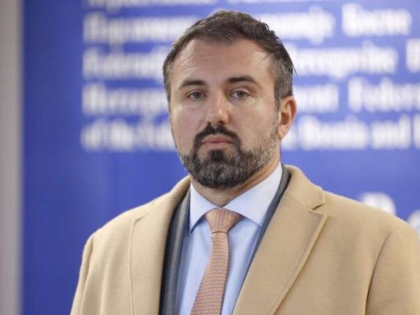 Stojanović o odluci Vlade RS: Nije ovo za narod, nego za spas jednog čovjeka