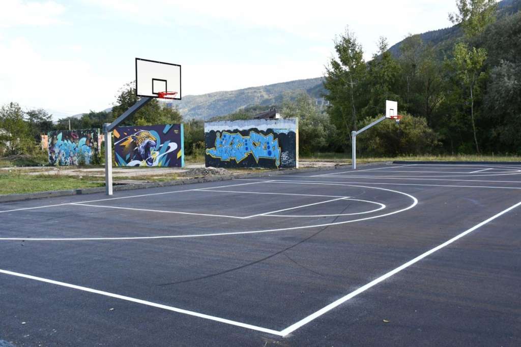 Stojčevac dobio nove terene za basket, uskoro i teren za mali fudbal s umjetnom travom