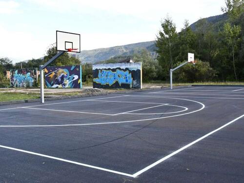 Stojčevac dobio nove terene za basket, uskoro i teren za mali fudbal s umjetnom travom