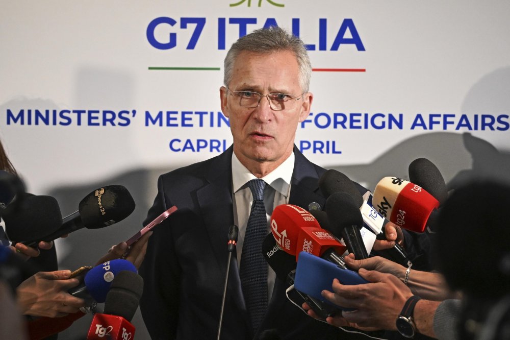 Stoltenberg: NATO radi na isporuci više oružja Ukrajini