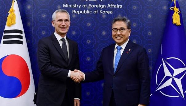 Stoltenberg u Južnoj Koreji radi jačanja veza u Aziji