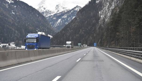 Stopiran tranzit kroz Hrvatsku za teretnjake iz pravca tri zemlje