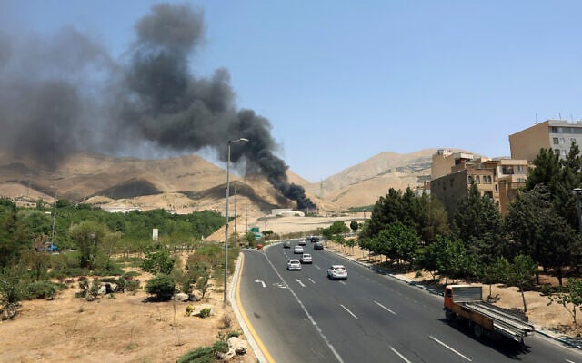Stotine Amerikanaca napustile Iran, neki prijavili pritvaranje i uznemiravanje