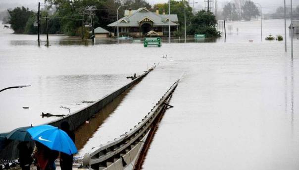 Stotine domova bez struje u Australiji, očekuju se velike poplave