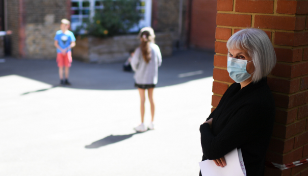 Stotine hiljada britanskih učenika vratilo se u klupe