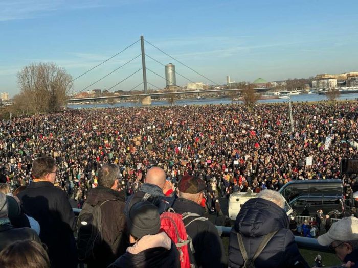 Stotine hiljada ljudi u Njemačkoj na protestima protiv ekstremista