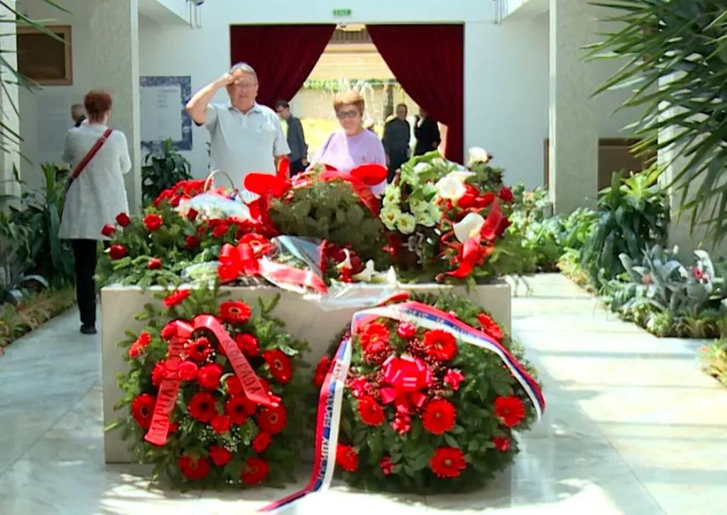 Stotine ljudi iz bivše Jugoslavije odalo počast Titu u Kući cvijeća