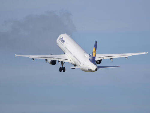 Stotine Lufthansinih letova prizemljeno zbog velikog štrajka
