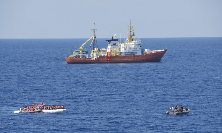 Stotine migranata spašenih na Mediteranu iskrcano na Siciliju