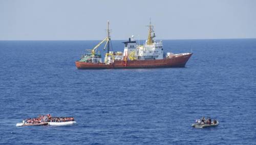 Stotine migranata spašenih na Mediteranu iskrcano na Siciliju