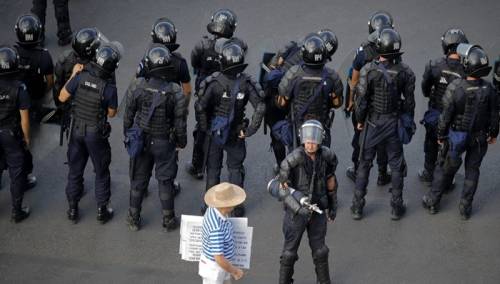 Stotine rumunskih policajaca na protestima protiv planiranih mjera štednje