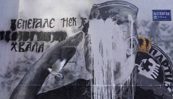 Stotine zahtjeva za uklanjanje grafita posvećenih zločincu Ratku Mladiću