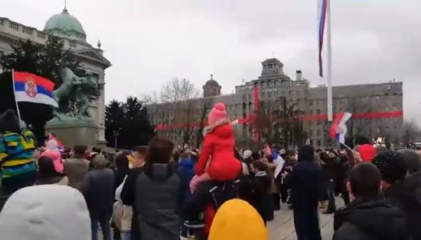 Stotinjak građana Srbije okupilo se u znak podrške Đokoviću