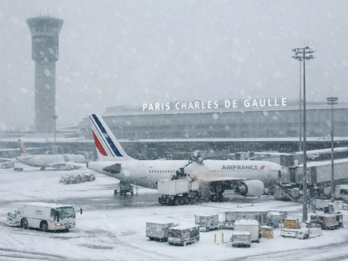 Stotinjak letova s aerodroma Charles de Gaulle otkazano zbog zimskog nevremena