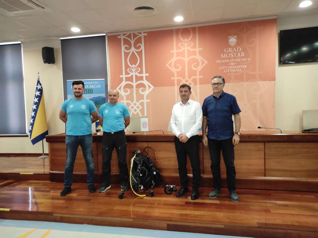 Stotinu ronilaca i aktivista iz 20 gradova u subotu čisti Mostarsko jezero