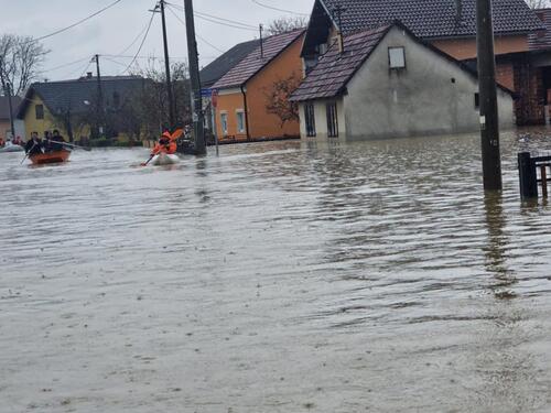 Strah i neizvjesnost: Mještani Prijedora pred još jednom neprospavanom noći