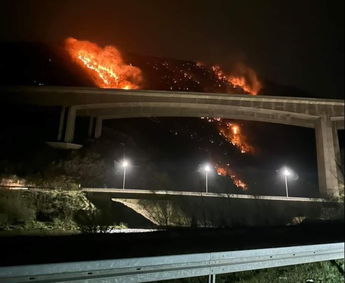Strahovit požar kod Vranduka, fotografije sve govore...