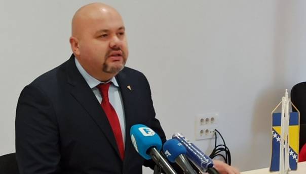 Štrajk upozorenja ako se ne smanji fizička distanca u učionicama