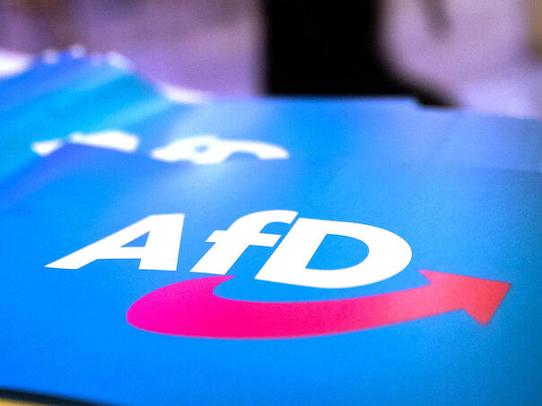 Stranka AfD proglašena estremno desničarskom organizacijom