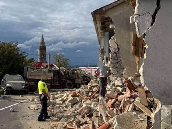 Strašan udes u Kopru: Povrijeđeni bh. državljani BiH, srušena kuća