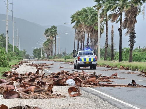 Strašan uragan poharao Jamajku, ljudi na Kubi bježe s obale