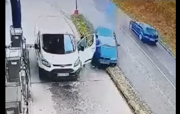 Strašna nesreća u Cazinu, automobil pokosio radnika pumpe