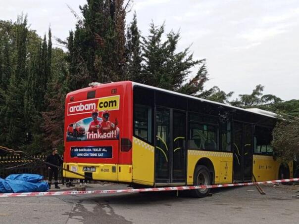Strašne scene u Istanbulu: Autobus uletio na stanicu punu ljudi