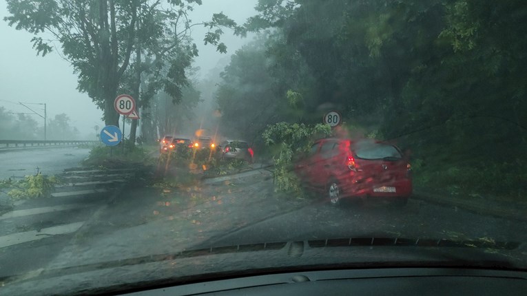 Strašno nevrijeme u Zagrebu, dvoje mrtvih